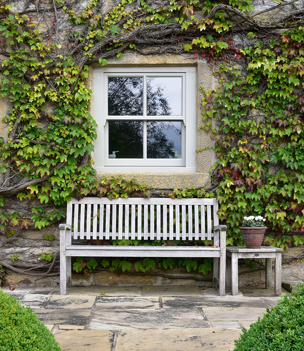 timber-sash-window-in-Farrow-&-Ball-colour-match