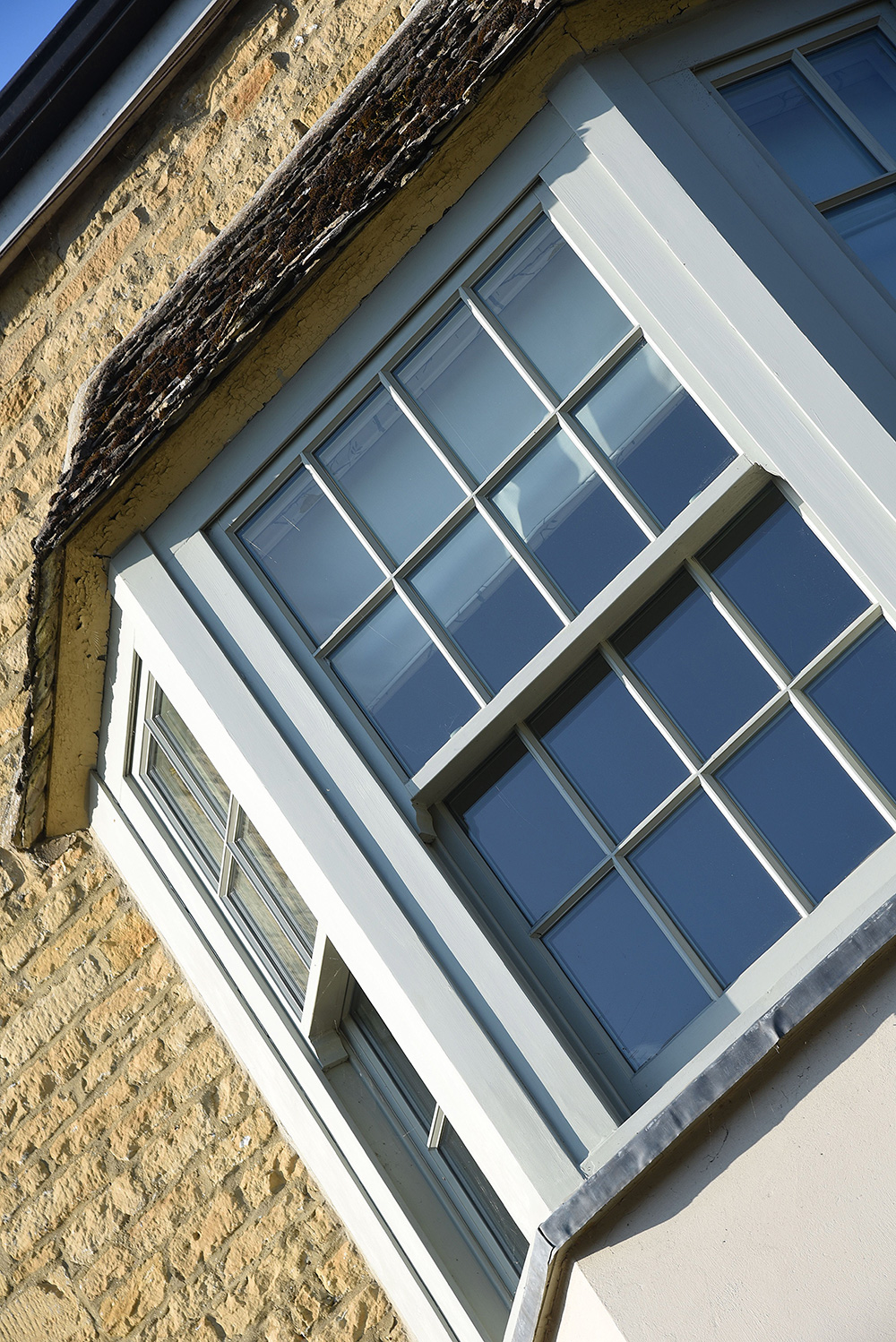 Oxfordshire-sash-bay-window-french-grey