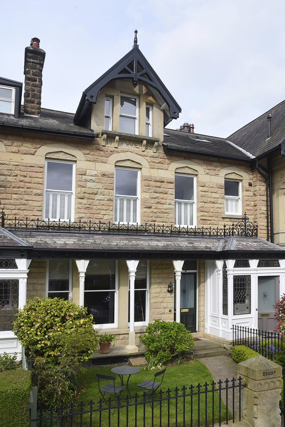 Harrogate-slim-sash-windows-white-overall