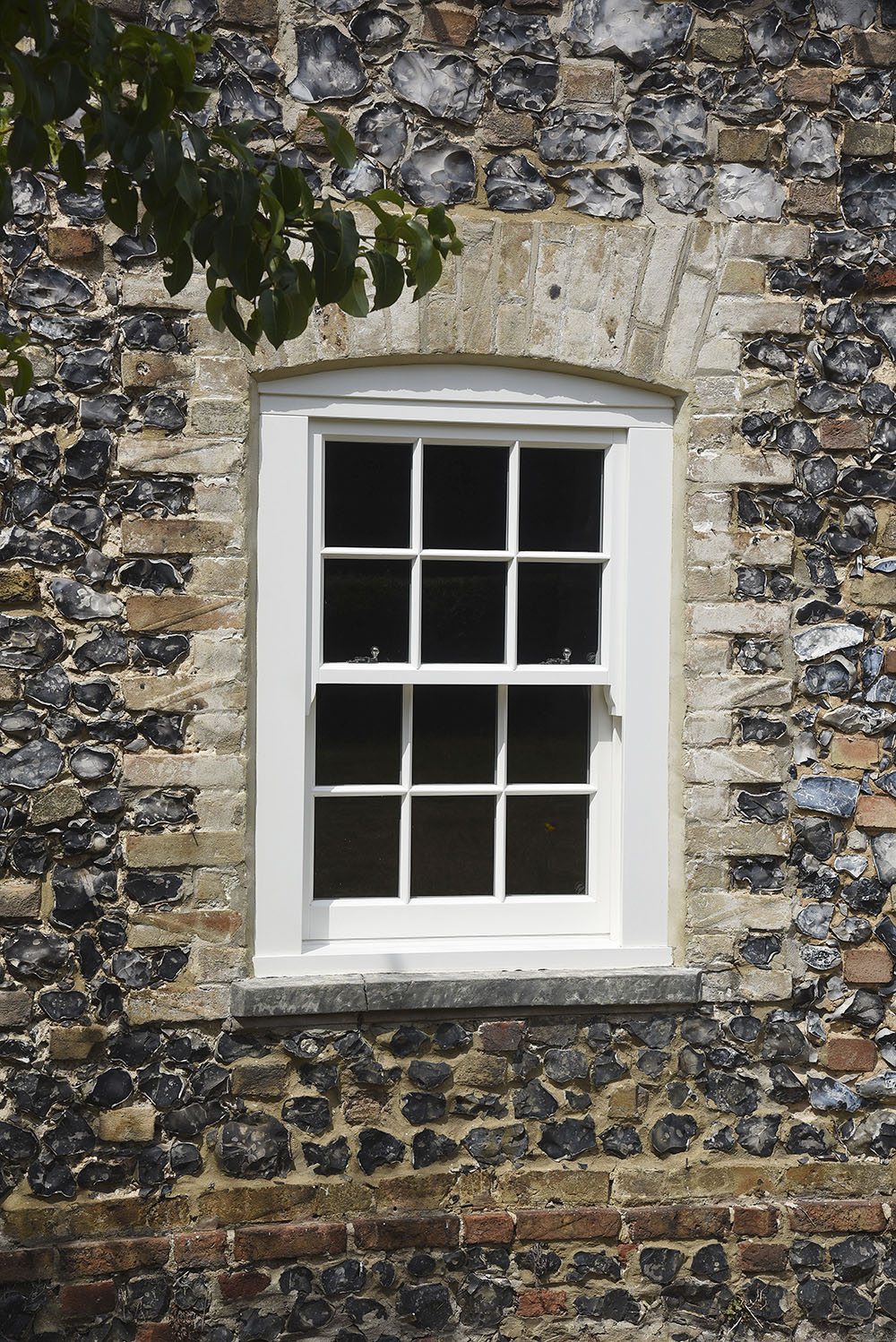 Norfolk-slim-sash-window-off-white
