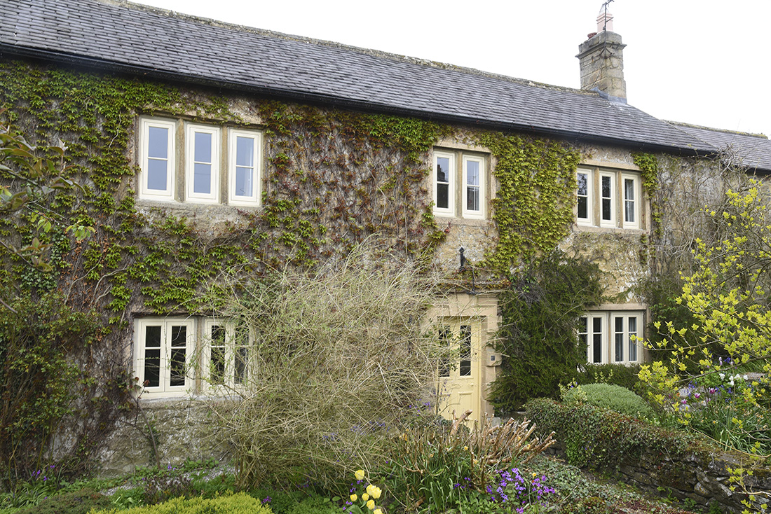 Grade-II-listed-property-with-new-timber-windows-listed-products
