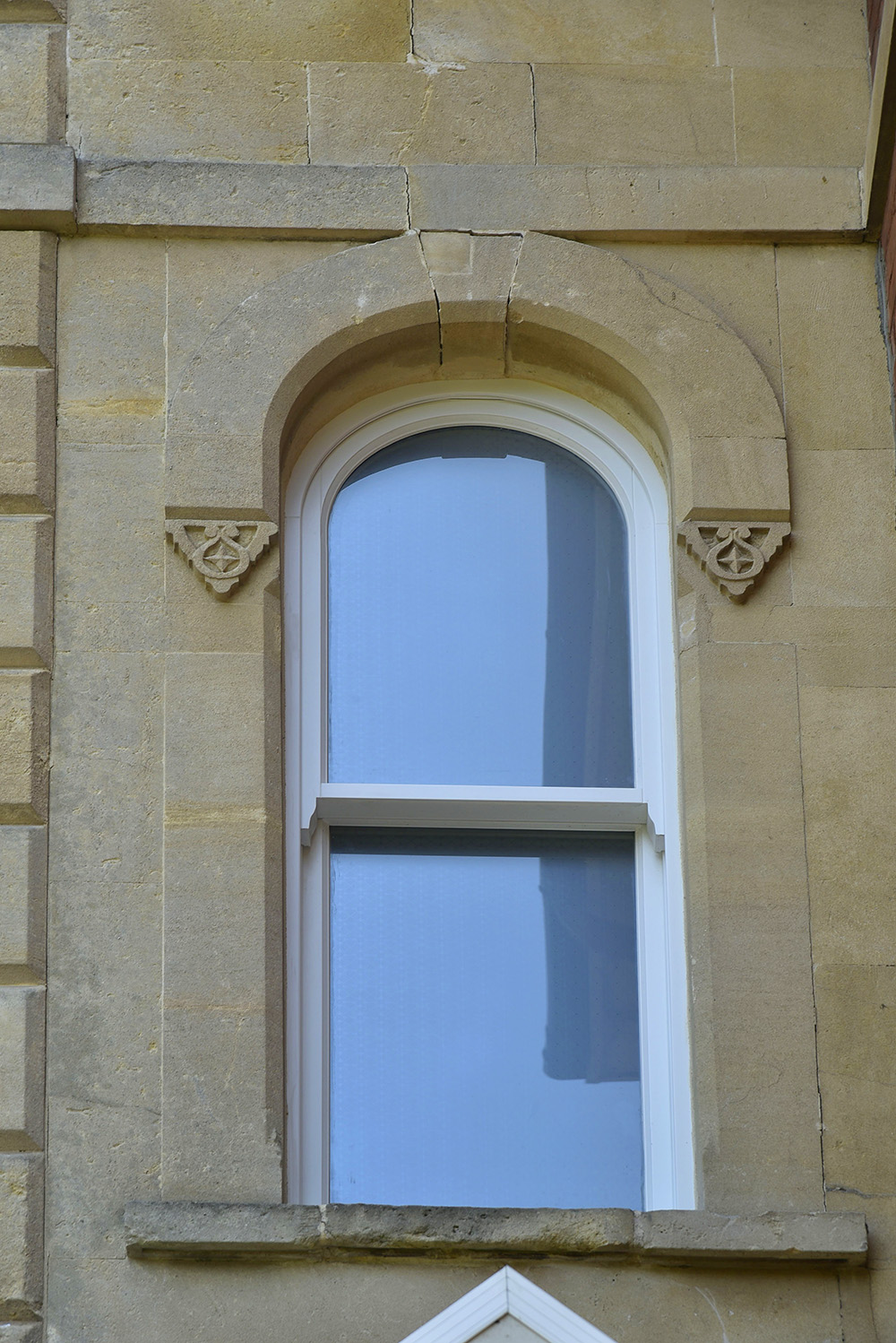Swept head slim sash windows